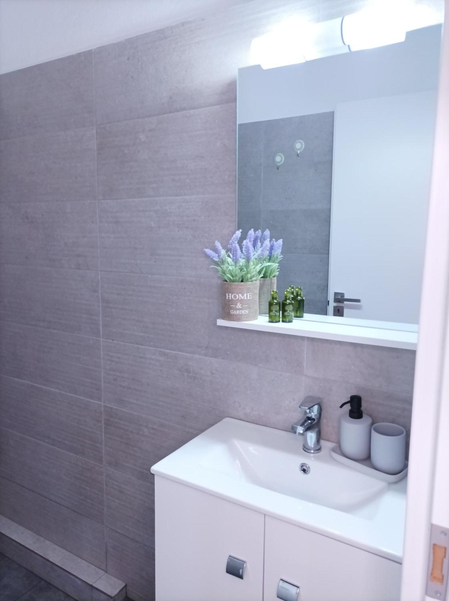V&E'S Apartments Pigadhia  Ngoại thất bức ảnh